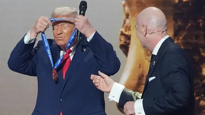 Trump receiving FIFA Peace Prize