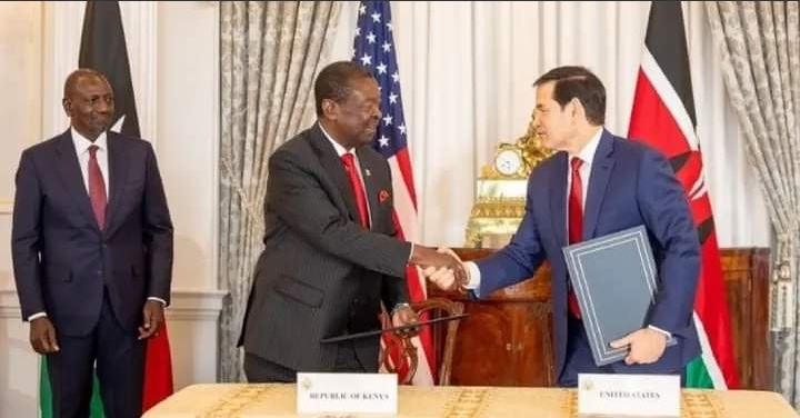 President Ruto and Foreign Cs Musalia Mudavadi during the signing of Ksh.208B Us-Kenya health deal.